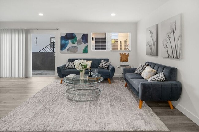 4978-4988 Genesee Ave in San Diego, CA - Building Photo - Building Photo