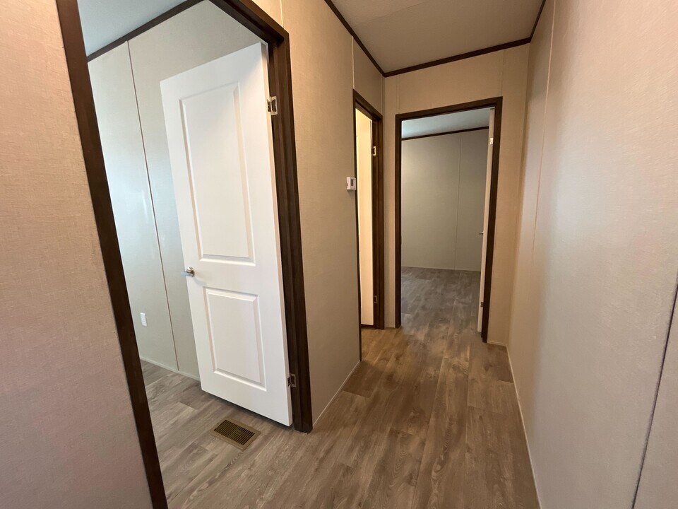 204 Linda St in Conroe, TX - Building Photo