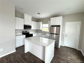 1601 Molino Dr, Unit 3 in Edinburg, TX - Building Photo - Building Photo