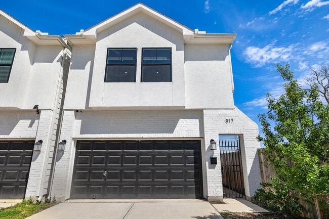 property at 817 W 19th St