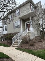 27 Briar Ln in Flemington, NJ - Building Photo