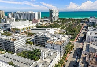 2100 Park Ave, Unit 310 in Miami Beach, FL - Foto de edificio - Building Photo