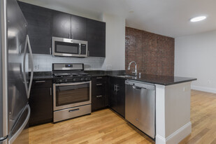 12 Parker Hill Ave, Unit 1 Apartamentos