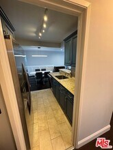 8530 Holloway Dr in West Hollywood, CA - Building Photo - Building Photo