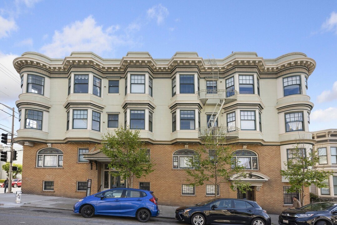 1960 Pierce St in San Francisco, CA - Building Photo