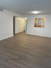 10425 SW 112th Ave in Miami, FL - Building Photo - Building Photo
