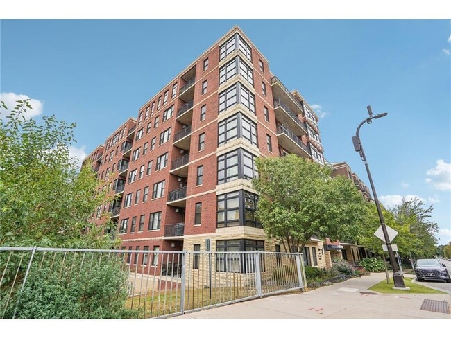 property at 401 N 2nd St