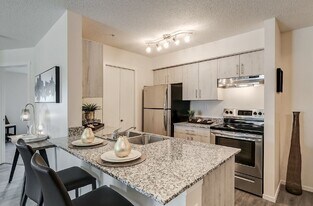 Maple Crest Place in Edmonton, AB - Building Photo