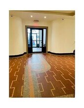 210 W 19th St in New York, NY - Building Photo - Building Photo