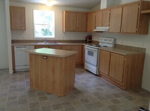 2496 Kent Creek Rd in Winston, OR - Building Photo - Building Photo