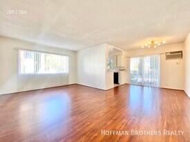 8206 Romaine St, Unit 1 in West Hollywood, CA - Building Photo