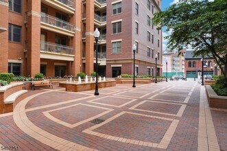 40 W Park Pl in Morristown, NJ - Building Photo - Building Photo