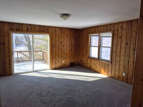 202 Gadow Ln in West Bend, WI - Building Photo - Building Photo