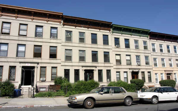 635 Sterling Pl in Brooklyn, NY - Building Photo