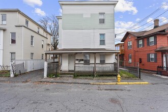 38 E Dover St in Waterbury, CT - Building Photo - Building Photo