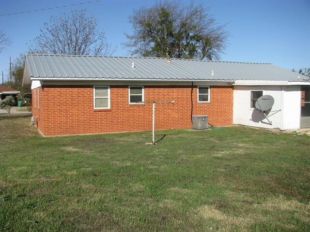 property at 234 Putnam St