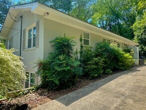 Short distance fro Campus and Downtown Aub in Auburn, AL - Building Photo - Building Photo
