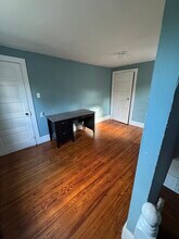 517 Hamden Rd, Unit Left in Annandale, NJ - Foto de edificio - Building Photo