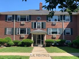 67 Grove St in Arlington, MA - Building Photo