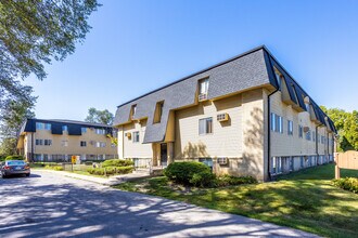 Southern Park Apartments in Des Moines, IA - Foto de edificio - Building Photo