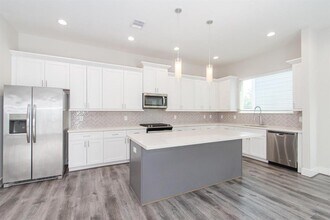 3344 Pinemont Dr in Houston, TX - Building Photo - Building Photo