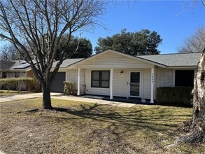 7004 Colony Park Dr in Austin, TX - Building Photo - Building Photo