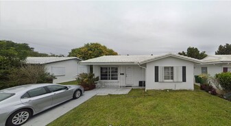 8409 NW 59th Ct in Tamarac, FL - Building Photo