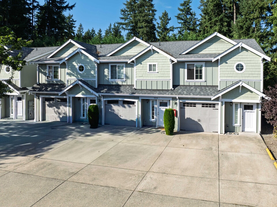 Greenwood Heights in Bonney Lake, WA - Foto de edificio