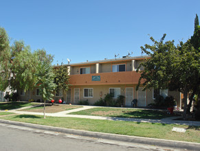 813 S Ramona Ave in Corona, CA - Building Photo - Building Photo