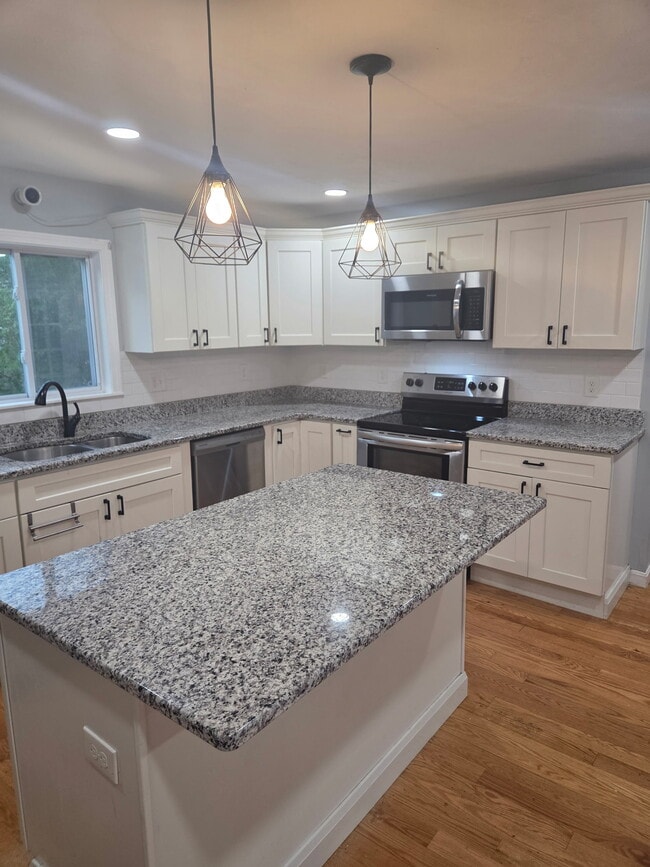 148 Leicester St in Auburn, MA - Building Photo - Building Photo