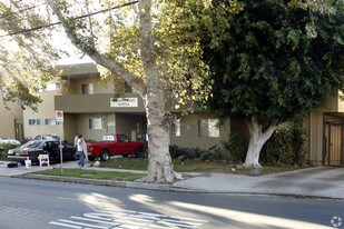 Sherman Oaks Riviera in Sherman Oaks, CA - Foto de edificio - Building Photo