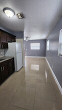 2221 NW 4th Ct, Unit 2 in Pompano Beach, FL - Foto de edificio - Building Photo