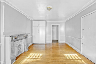 23 Brevoort Pl in Brooklyn, NY - Building Photo - Building Photo