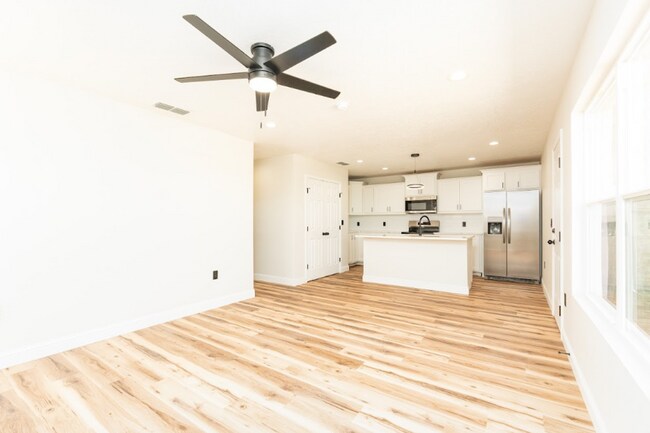 144 Chisum Dr in Clovis, NM - Building Photo - Building Photo