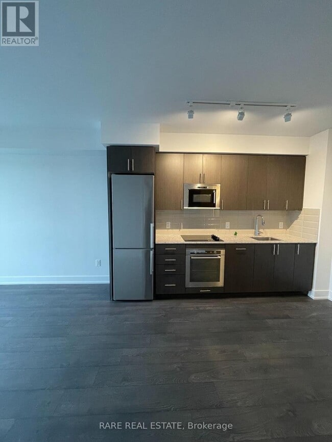 2550-2550 Simcoe St N