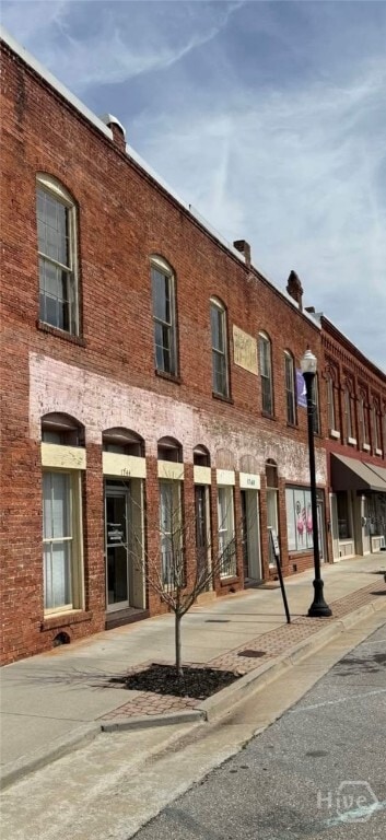 property at 1736 N Broad St