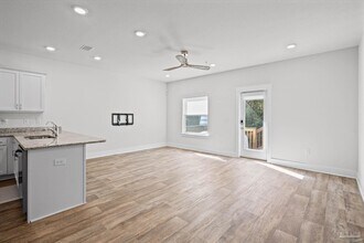 1419 Iroquois Ct in Pensacola, FL - Building Photo - Building Photo