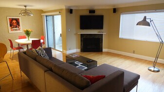 1021 12th St, Unit 206 in Santa Monica, CA - Building Photo