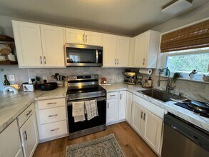 44 Harvest Ln in Hartford, VT - Building Photo - Building Photo
