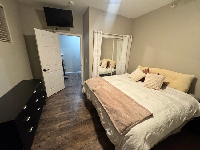 2423 W Silverton Dr in Flagstaff, AZ - Foto de edificio - Building Photo