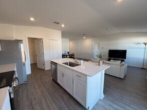 4813 NW 11th St in Ocala, FL - Foto de edificio - Building Photo