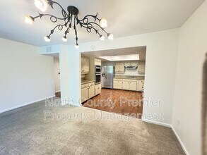2420 Torrey Pines Rd in San Diego, CA - Building Photo - Building Photo