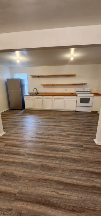 605 N 4th St in Orange, TX - Building Photo