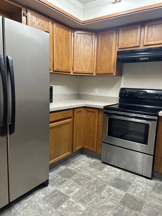 2801 Cowles St in Fairbanks, AK - Building Photo