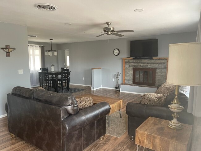 615 Virginia Ct in Canon City, CO - Building Photo - Building Photo