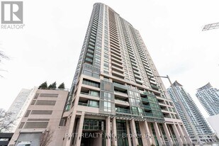 208 Enfield Pl in Mississauga, ON - Building Photo