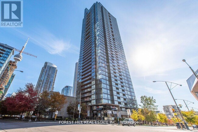 15-PH15 Fort York Blvd