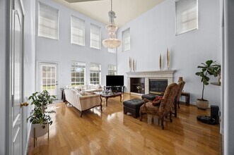 3202 Enclave Trail in Houston, TX - Building Photo - Building Photo