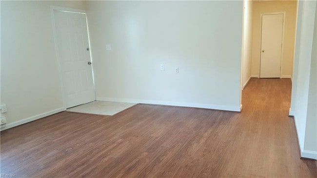 8562 Guinea Rd in Gloucester Point, VA - Building Photo - Building Photo