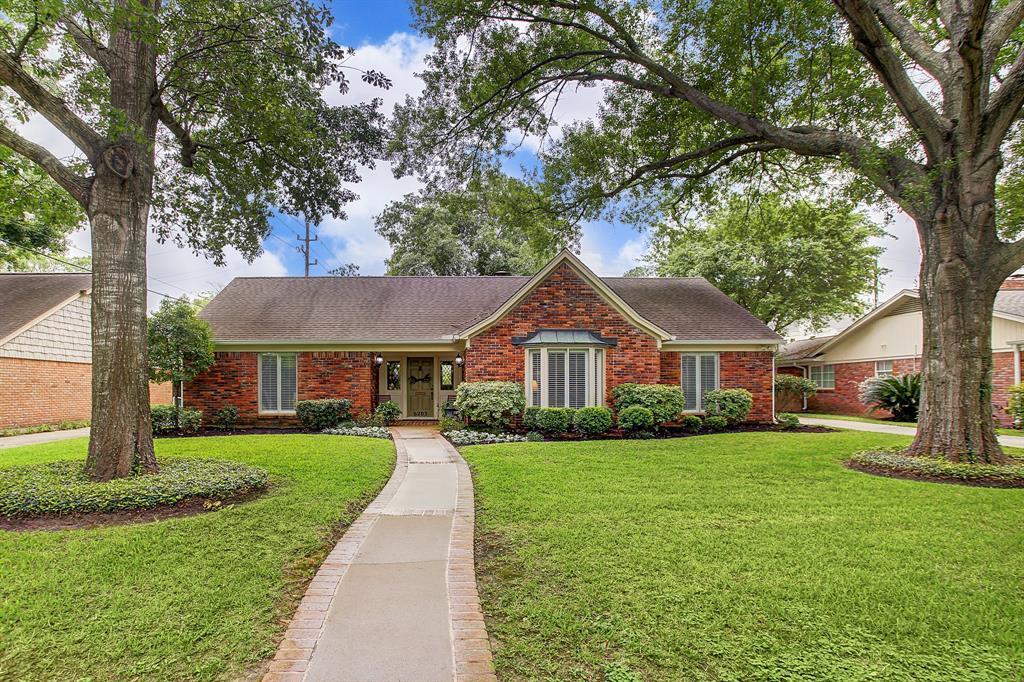 6203 Valley Forge Dr in Houston, TX - Foto de edificio